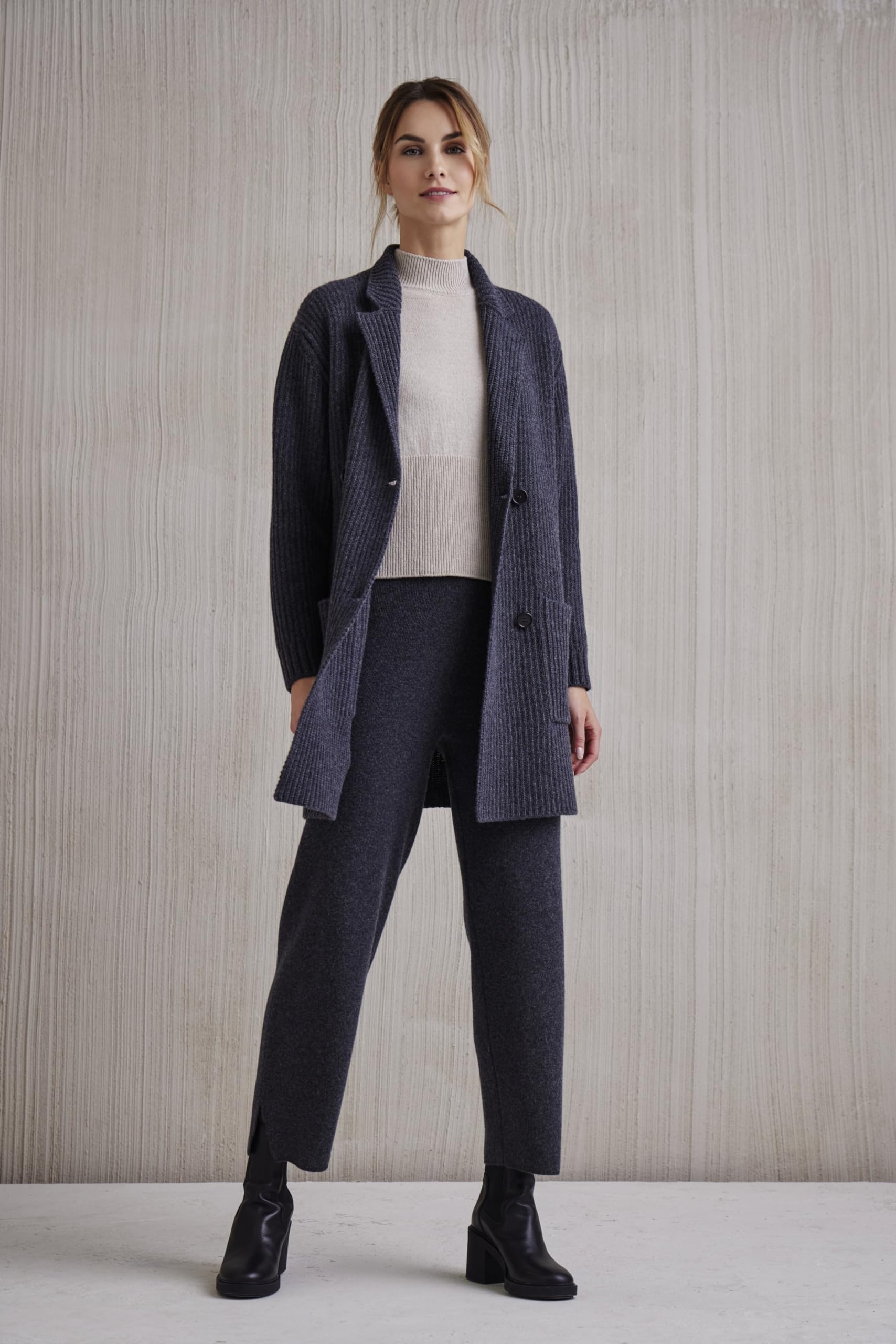 falke-basic-apparel-strickjacke-wolle-damen-elegant image 4