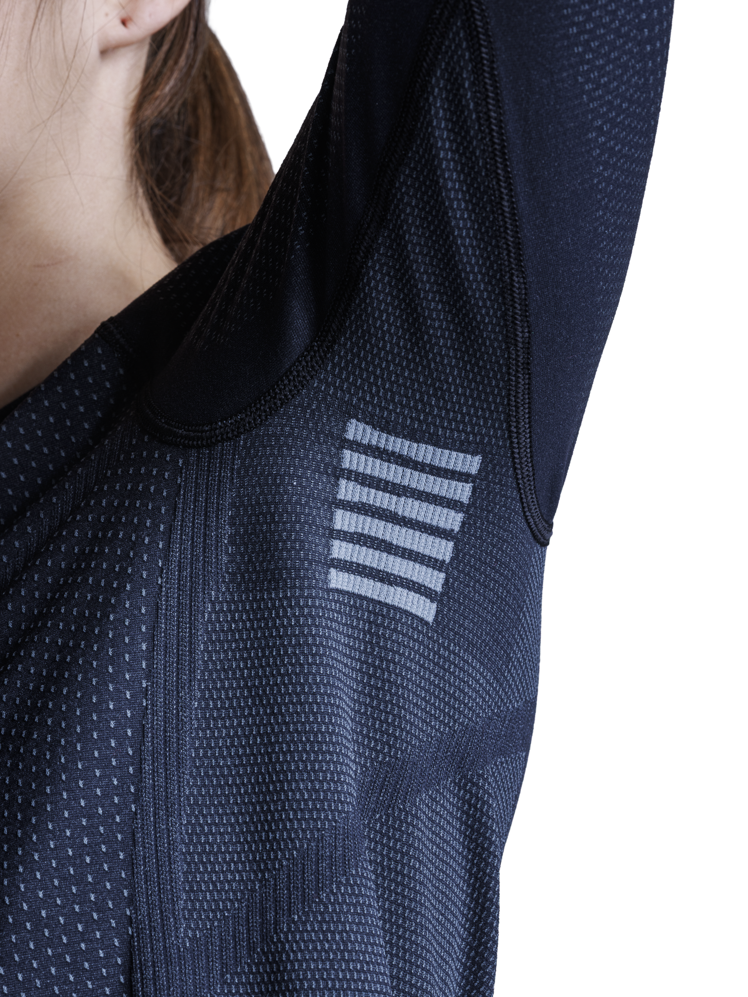 x-bionic-xceed-run-shirt-langarm-damen-schwarz-grau image 5