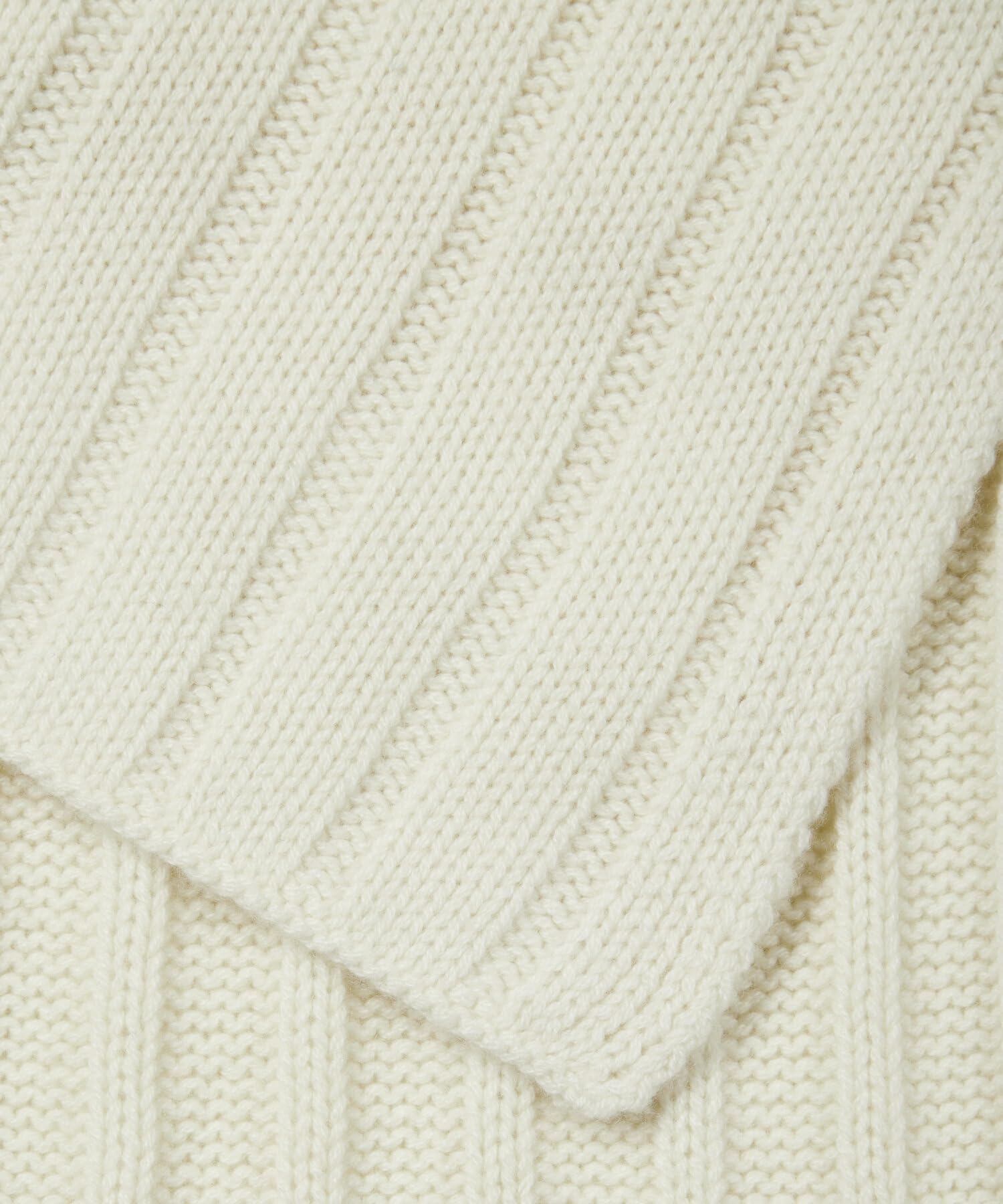 falke-keep-warm-scarf-in-rib-schal-off-white-kaschmir image 2