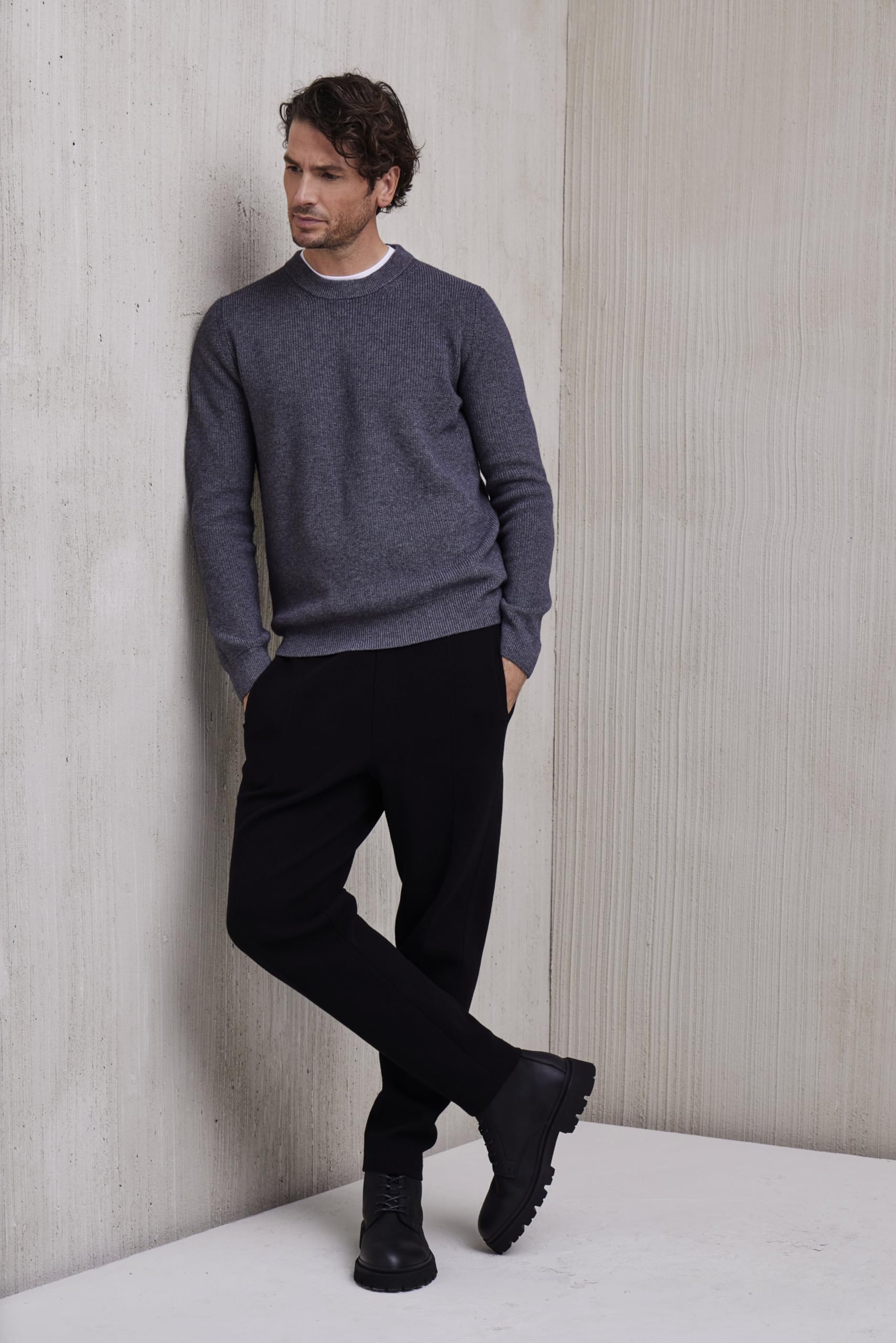 falke-merino-basic-herren-pullover-rundhals-baumwolle-wolle image 4